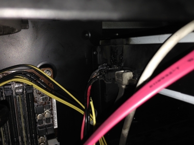 PC火災 ケース内2
