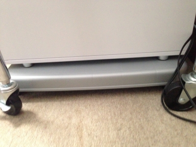 低床台車とメインPCの大きさ